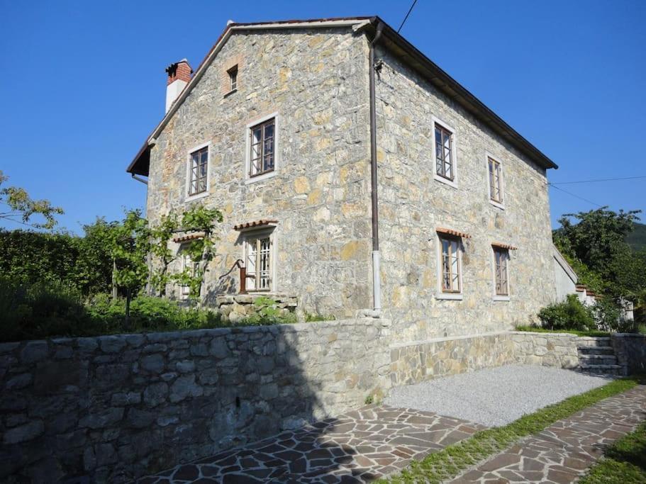 A Lovely House In Vipava Valley Exterior foto